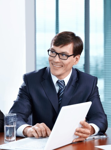 danışman Jonathan  Banks 