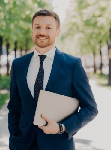 danışman Jeff Clark